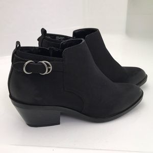 KOHLS SONOMA Size 8M Faux-Suede Ankle Boots With Small Heel; Preloved.